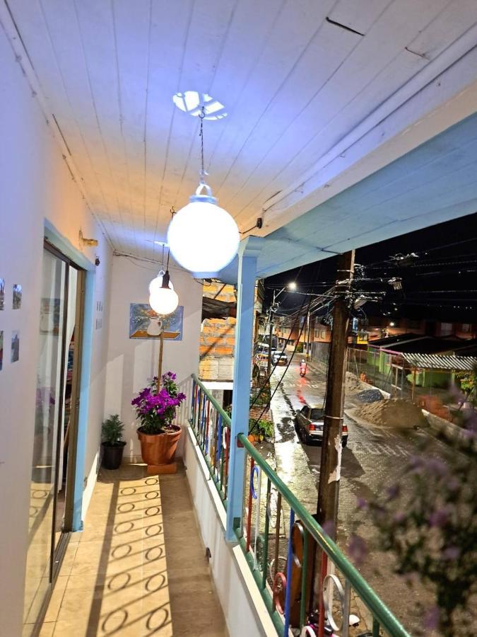 Artesanos Y Turistas Apartment Guatape Exterior photo