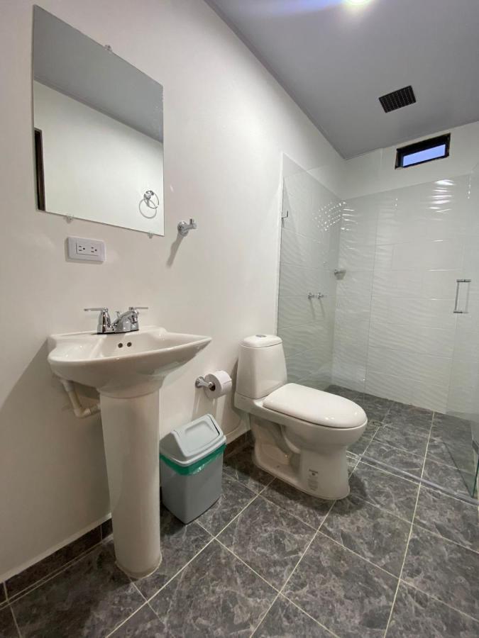 Artesanos Y Turistas Apartment Guatape Exterior photo
