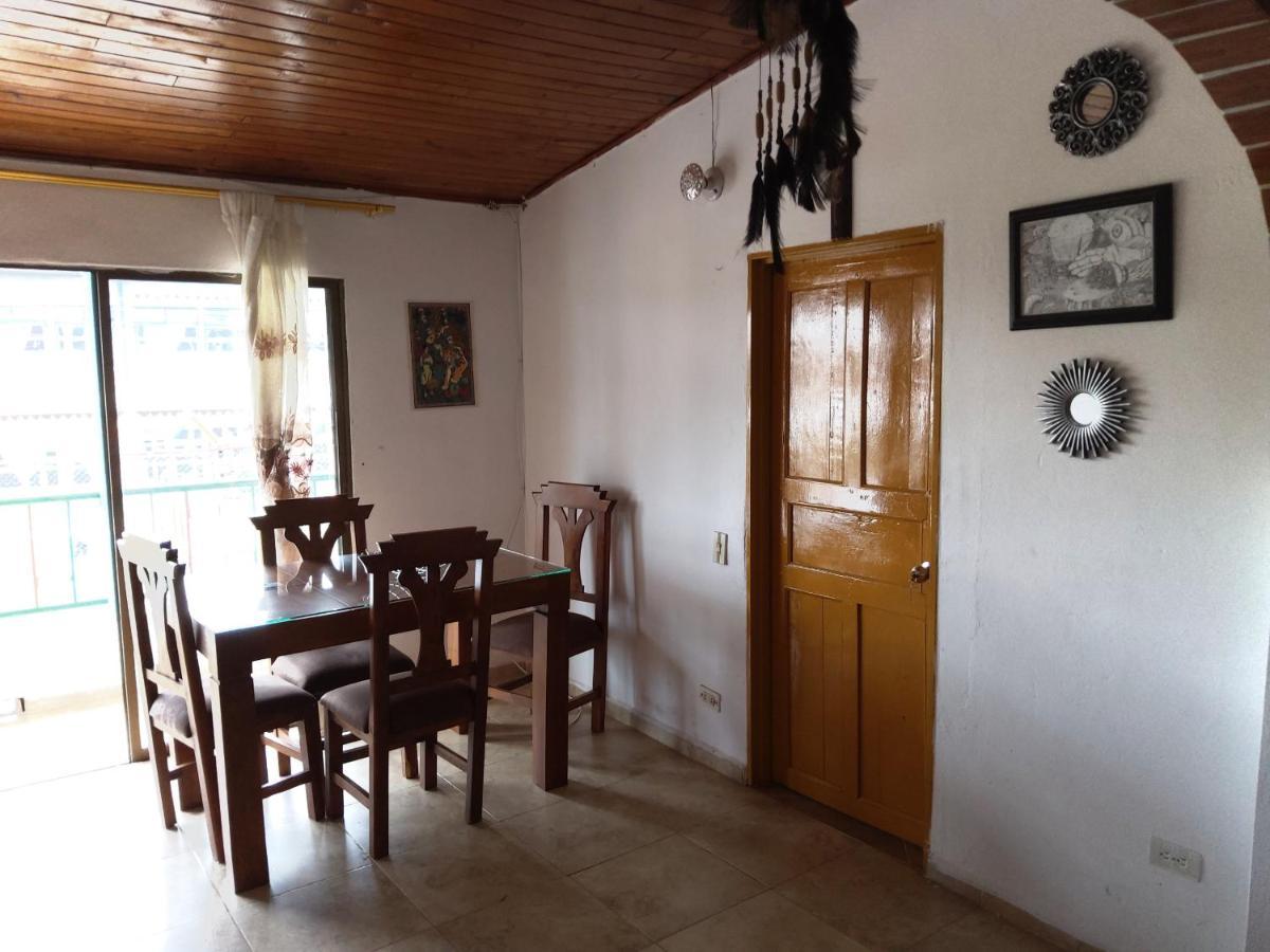 Artesanos Y Turistas Apartment Guatape Exterior photo